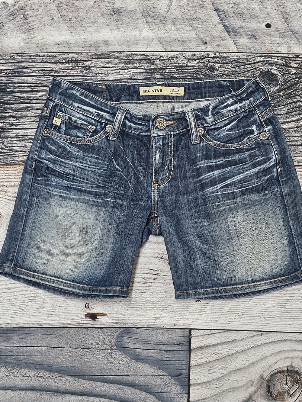Big Star Sweet Ultra Low Rise Jean Embroidered Pockets Shorts Women's Size 28